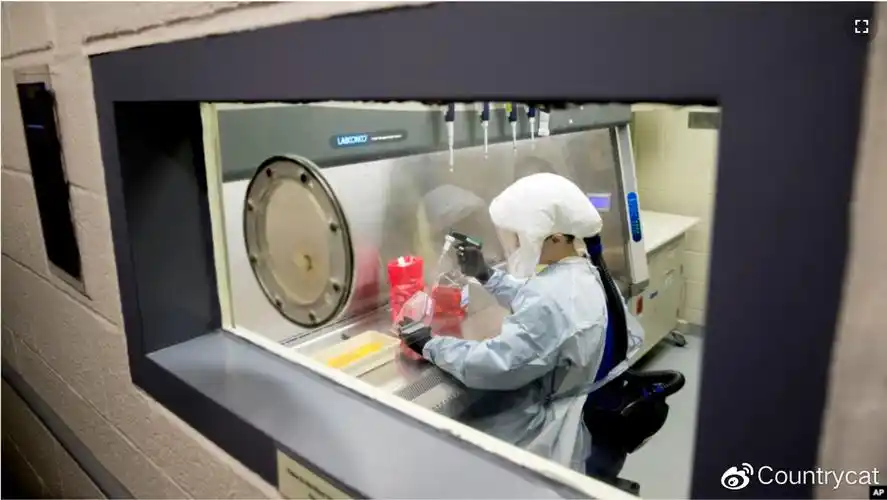 2020年3月19日: 美军德特里克堡陆军传染病医学研究所科学家安德里亚