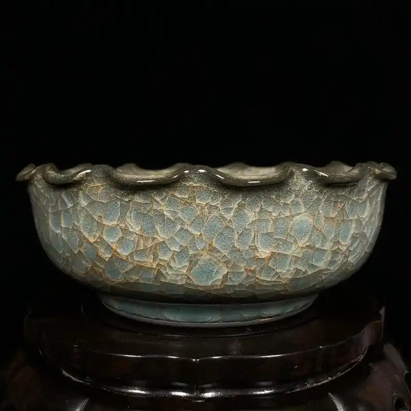 古董古玩 #明清瓷器 宋官窑冰裂纹花口笔洗,高7直径19c - 抖音