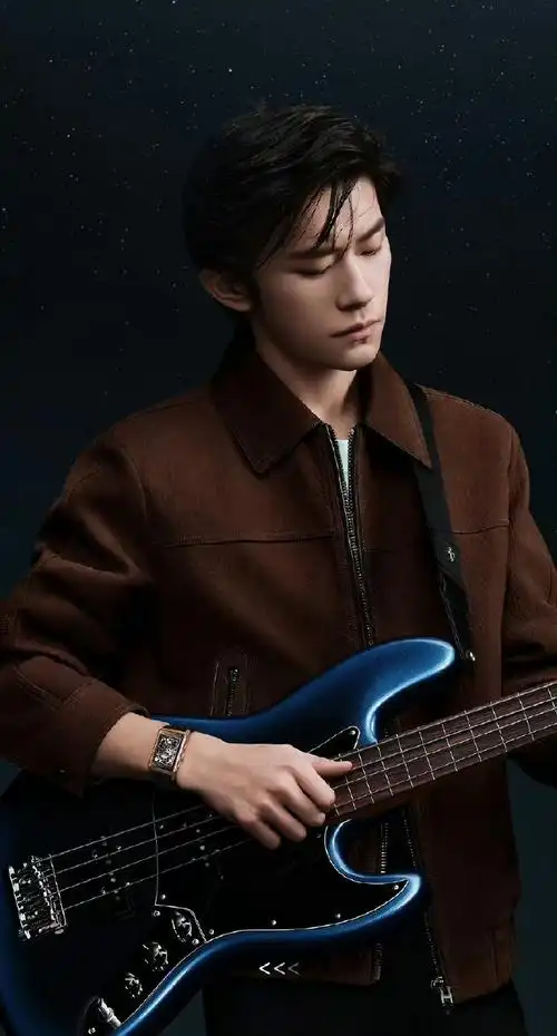 易烊千玺 yyqx 四字弟弟#有人问我为什么要用一辆货车的照片instagram