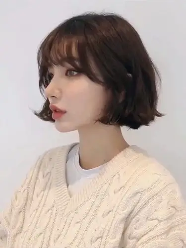 修饰脸型 天津剪发天津染发显白发色显脸小发型短发烫发