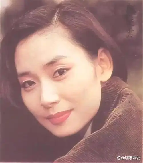 人间最清醒的港姐:三拒豪门不嫁,一心专注搞钱,成女富豪做慈善