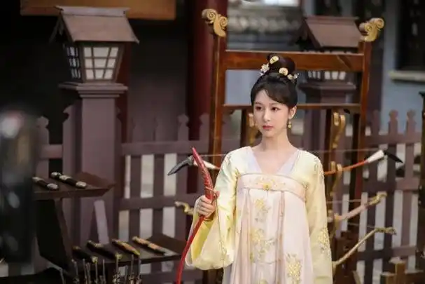 杨紫新剧《国色芳华》引发热议