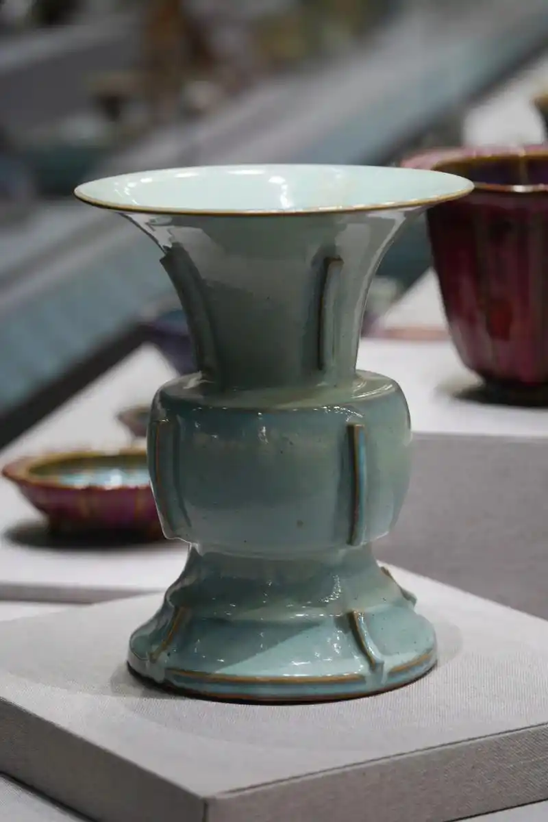 北宋/钧窑月白釉出戟尊/故宫博物院藏.#博物馆#瓷器 - 抖音