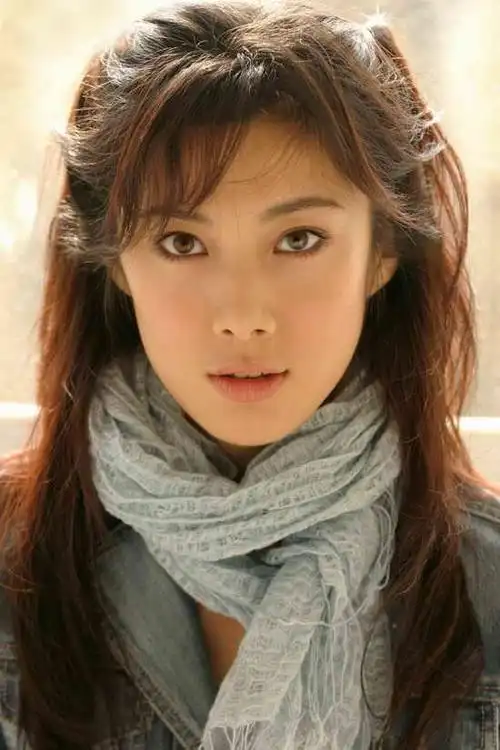 王珂褪去军装换花袄 朝鲜姑娘闯荡《十三省》