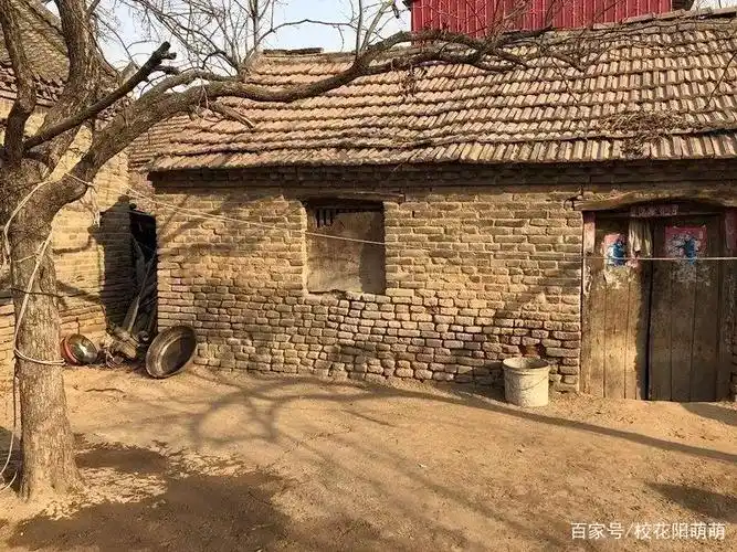 q1:把农村老房子拆了,在原基地上重建需要注意什么呢?