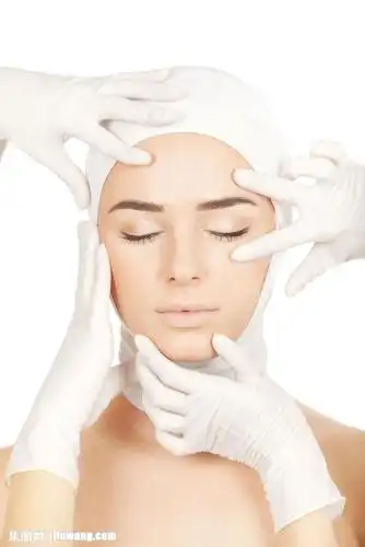 开始整容的美女