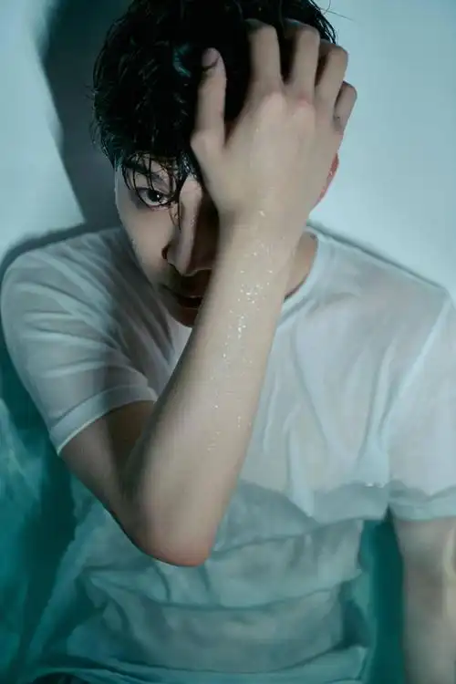 好家伙就这么免费的直接公开了?范丞丞浴缸湿身大片重磅出炉