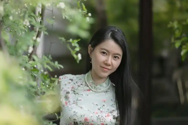 苏州园林旗袍美女网师园