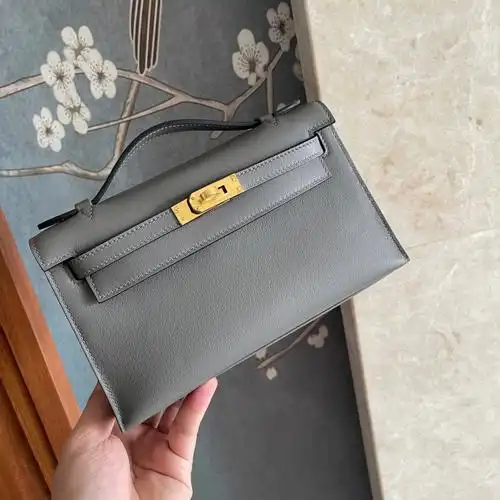 kellypochetteswift0l积雨云灰金