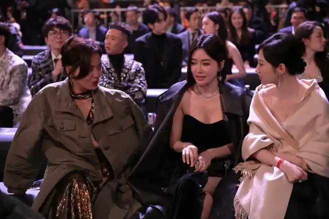 辛芷蕾秦岚景甜同框