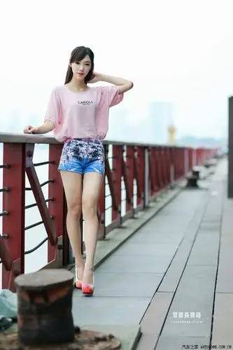 人像长腿小清新妹子