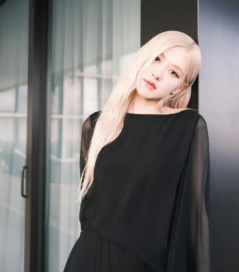 【朴彩英双眼皮争议动态报告】  近期,韩国女团blackpink成员朴彩英的