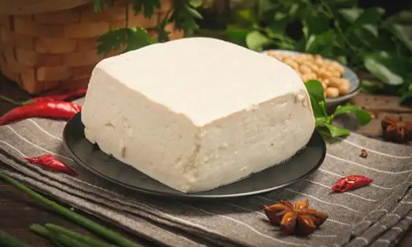 当地流传了上千年的豆腐加工方法,其本质上区别于盐卤豆腐和石膏豆腐