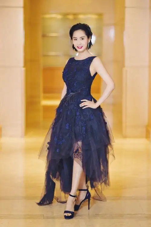 朱茵优雅迷人图片