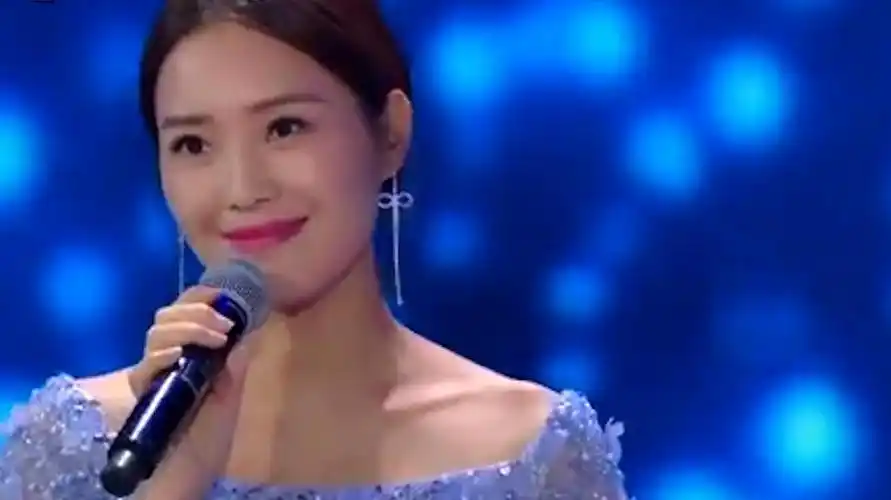 云朵云飞携手合唱《天籁之爱》,堪称神仙组合完美搭档,天籁之音