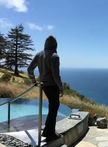 费翔至今未婚只因本身气场强大!