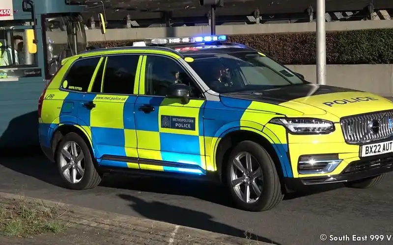 英国伦敦地区持枪警车arv出警合集