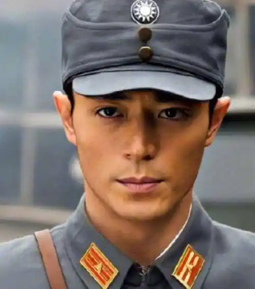 娱乐圈十位穿军装最帅的男艺人,谁是的男神?_军人_一身正气_霍建华