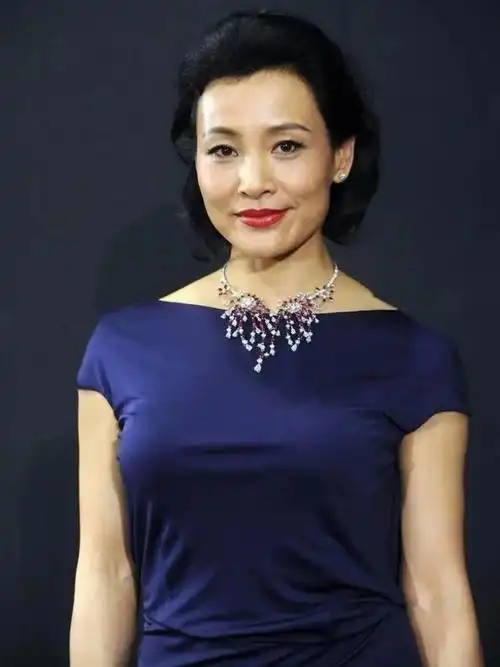 演员陈冲:为了出名换国籍,曾弃养双胞胎养女,如今过得好吗