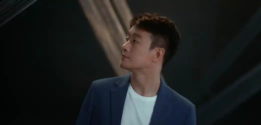 mrbu布先生品牌大片佟大为讲述好t恤与好演员的十年