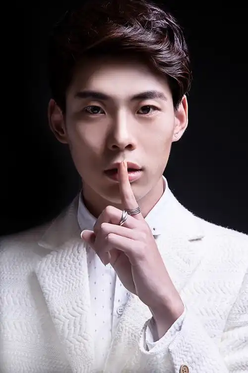 夏沫文化样片规划的写真摄影作品《(个人形象照)》