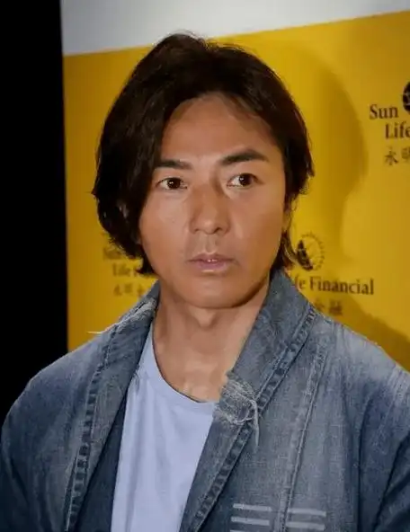 56岁郑伊健不复当年,发福憔悴让人认不出来,身家数亿膝下无子_香港