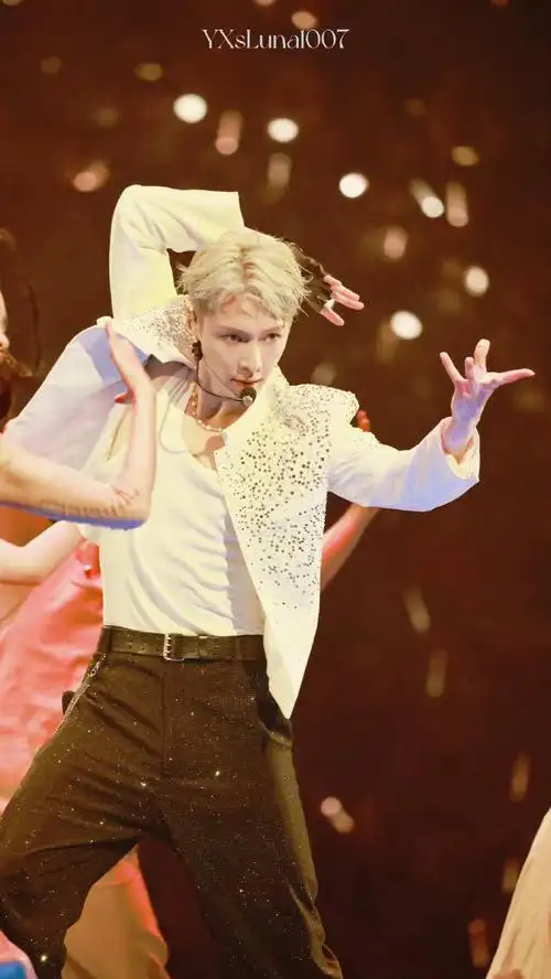 张艺兴#我们飞天已经有15个舞台了