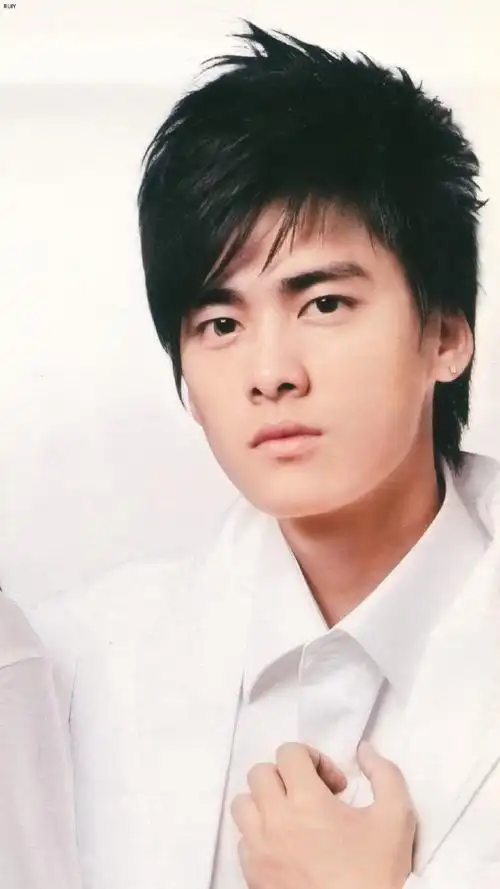 李易峰甜甜的嫩草9106早期杂志【easy音乐世界2007.