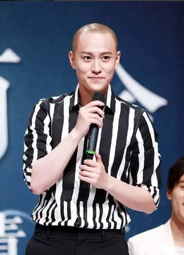 秦俊杰和杨紫恋情曝光小雪就这样被他俘获了