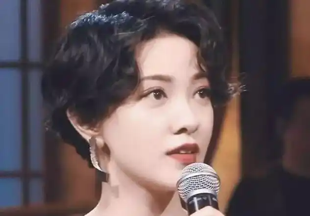 之所以港风还能流行这么久,和90年代