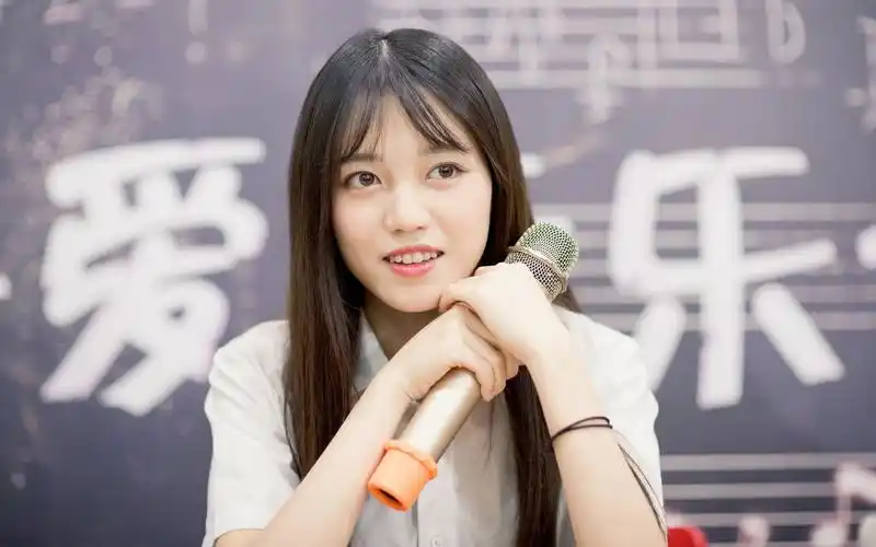 【易嘉爱】《月半小夜曲》彩排翻唱版_哔哩哔哩 (゜-゜)つロ 干杯