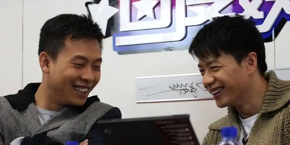 人民大会堂明星素颜现身,吴京脸红脖子粗,黄晓明发福,陈道明咋长这样