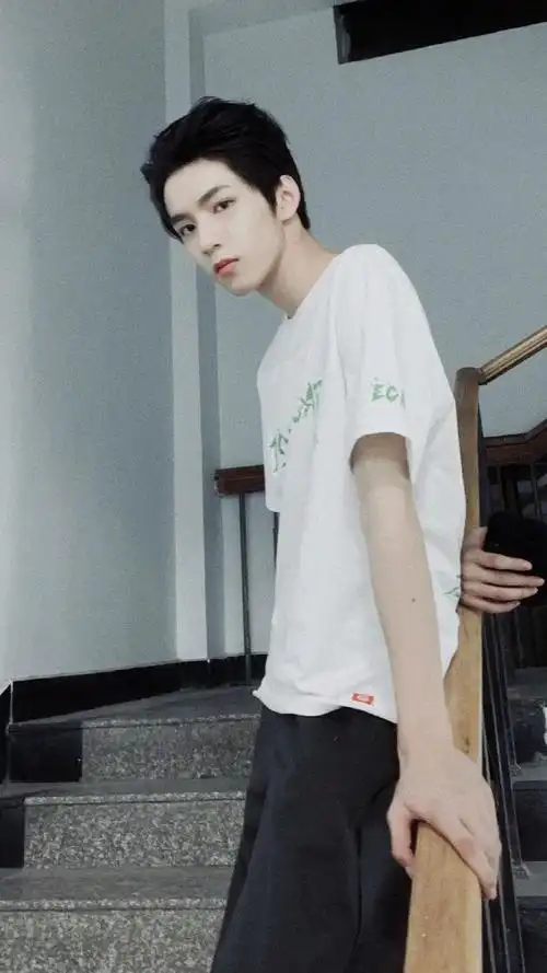 刘耀文背头造型合集#刘耀文背头造型合集9615大背头超a超苏谁能