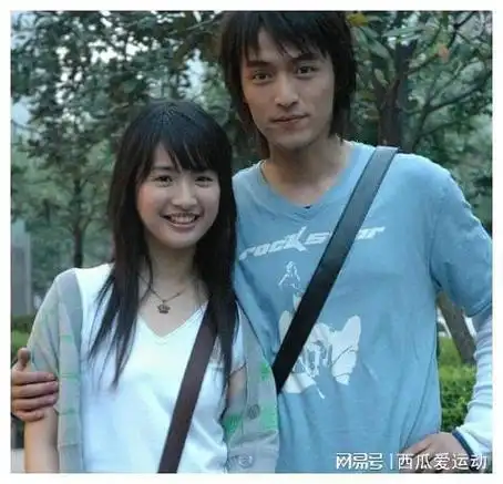 一场采访,戳穿了41岁林依晨的真实处境,她总算是活明白了|胡歌|记者