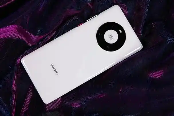 华为mate 40 pro虽然是一款2020年的旗舰产品,但是你们肯定好奇在2023