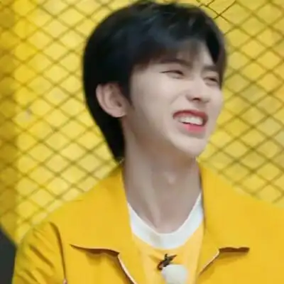 蔡徐坤/可爱头像蔡小葵礼貌拿图.