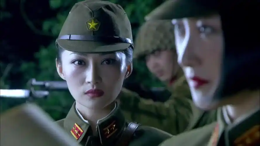 狐影肖越对李天龙极其不满根本不肯配合作战