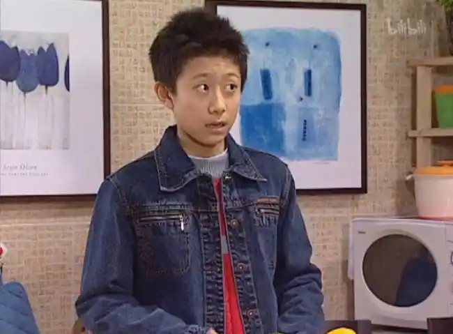 揭《家有儿女》张一山34件潮服!竟然如此嘻哈时髦.