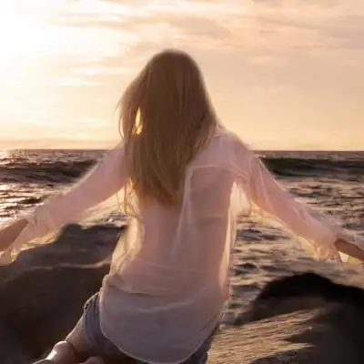 文艺女生白衬衫