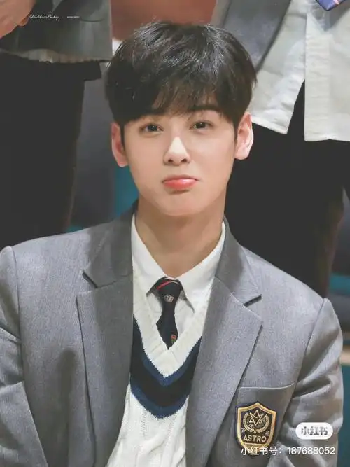 这个嘟嘴小可爱车银优