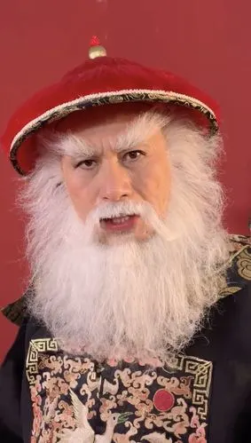 徐锦江穿鳌拜装给网友送硬核祝福了