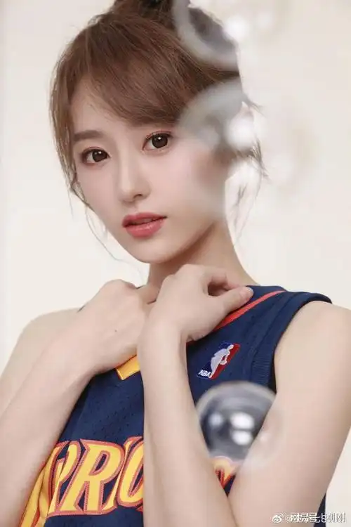 最美体育主持人王小七