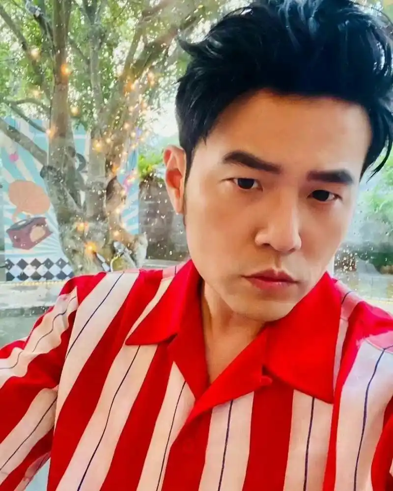 有人说周杰伦这个发型像陈赫,你们觉得像吗?