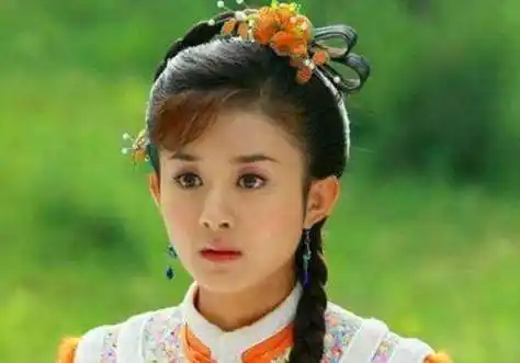 赵丽颖选秀照曝光 女大十八变