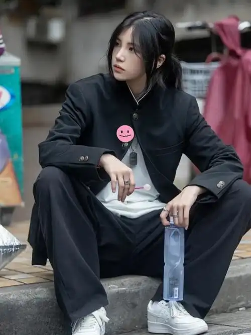 73感觉炒鸡有少年感哦～～炒鸡适合这个发型啊真