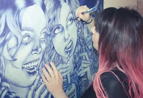 来自法国插画师 helena hauss 的圆珠笔作品