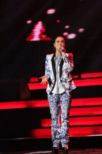 时髦帅气都兼顾 那英《中国好声音》衣品获好评