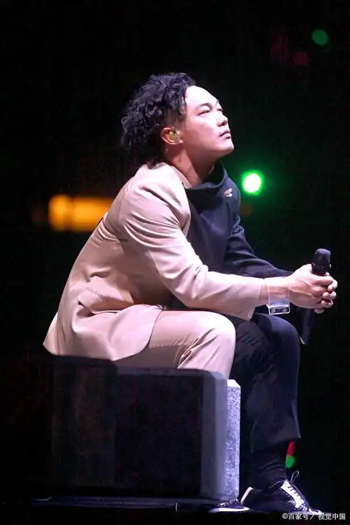 分别收录在陈奕迅的专辑《男人 ktv》,《认了吧》,《u87》中