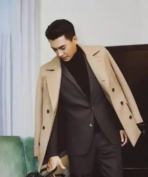 我又设计了一组男生的方块脸造型头像