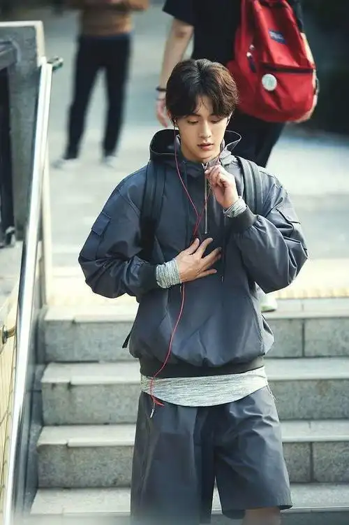 扒187cm的南柱赫最全衣服清单,价格几百到几千学生党也买得起!